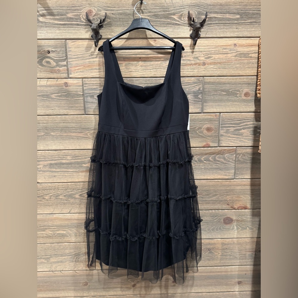 Elegant Black Sleeveless Dress